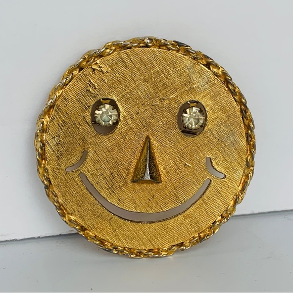 Vintage Jewelry - Vintage Happy Smiley Face Pendant Brooch